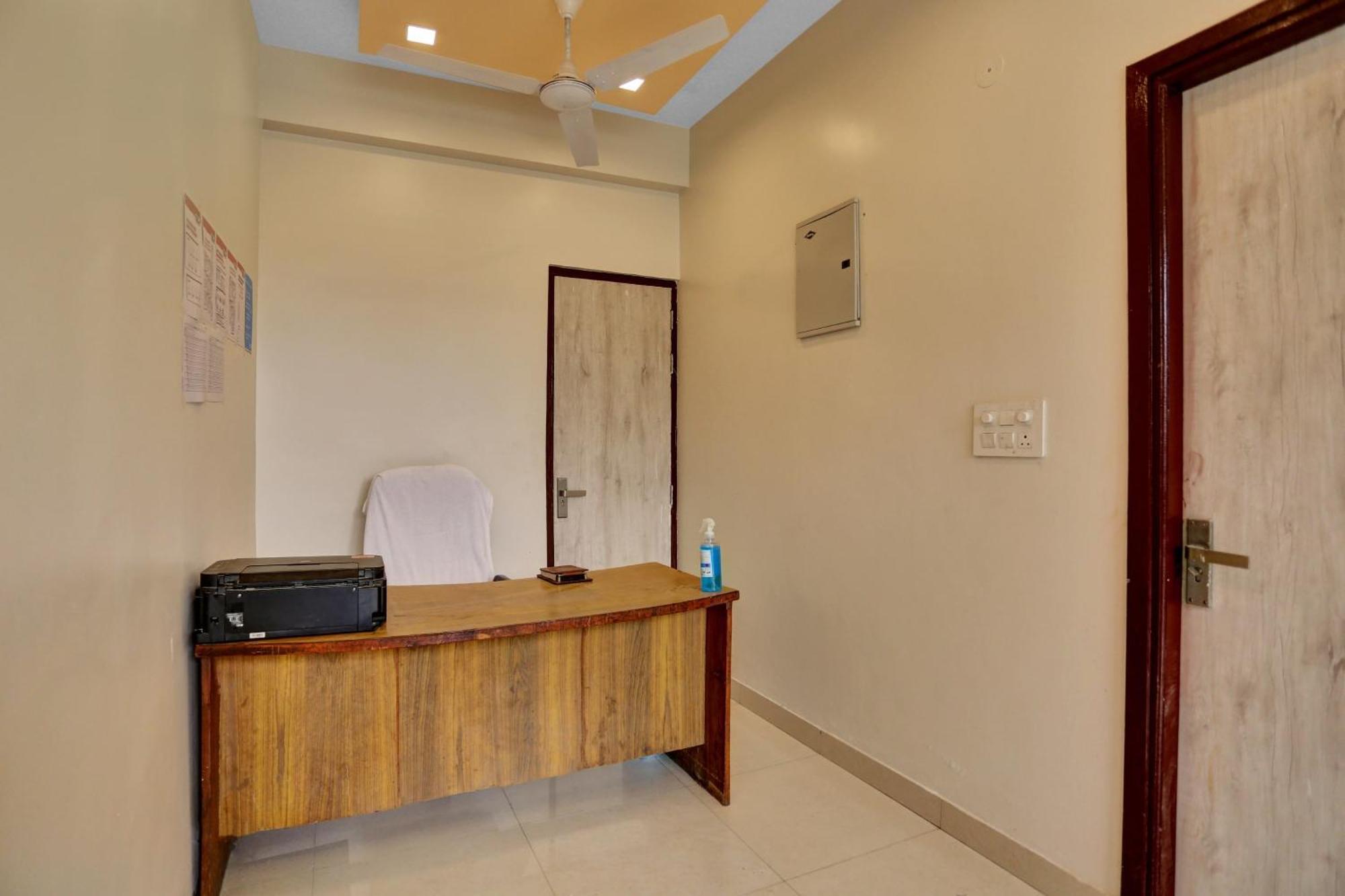 Hotel O Expo View Near Pvr Ansal Plaza Greater Noida Kültér fotó