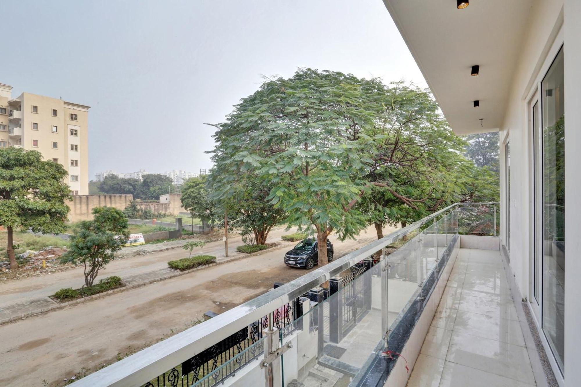 Hotel O Expo View Near Pvr Ansal Plaza Greater Noida Kültér fotó